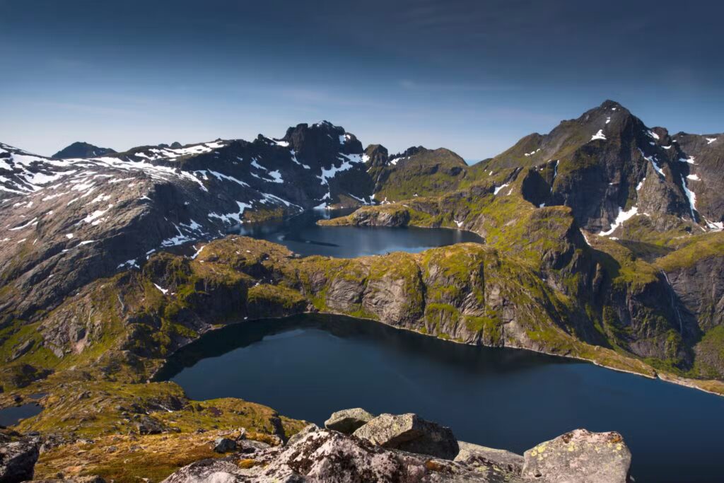 Hermannsdalstinden hike